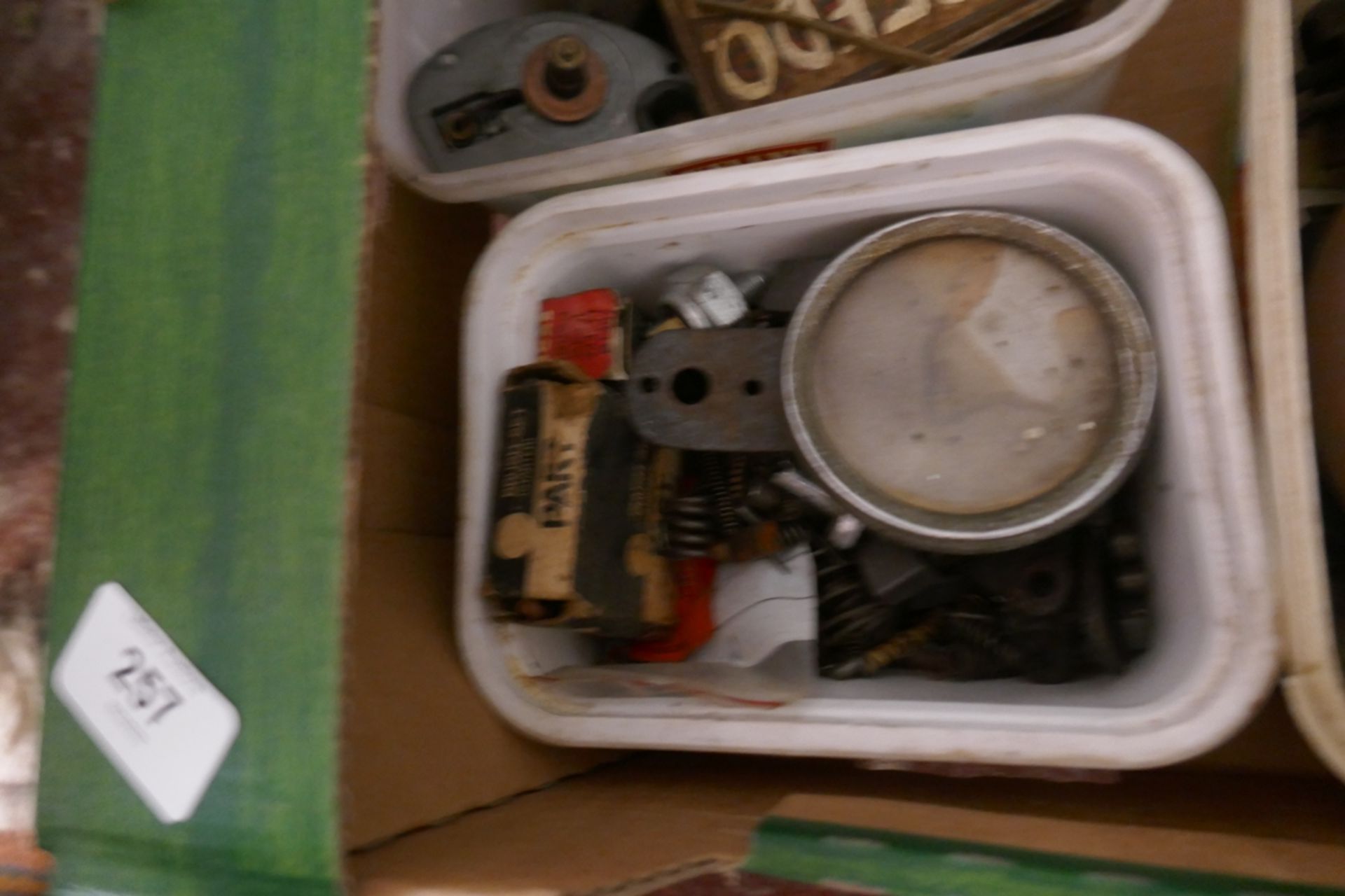 Collection of automotive parts to include lights etc - Image 4 of 8