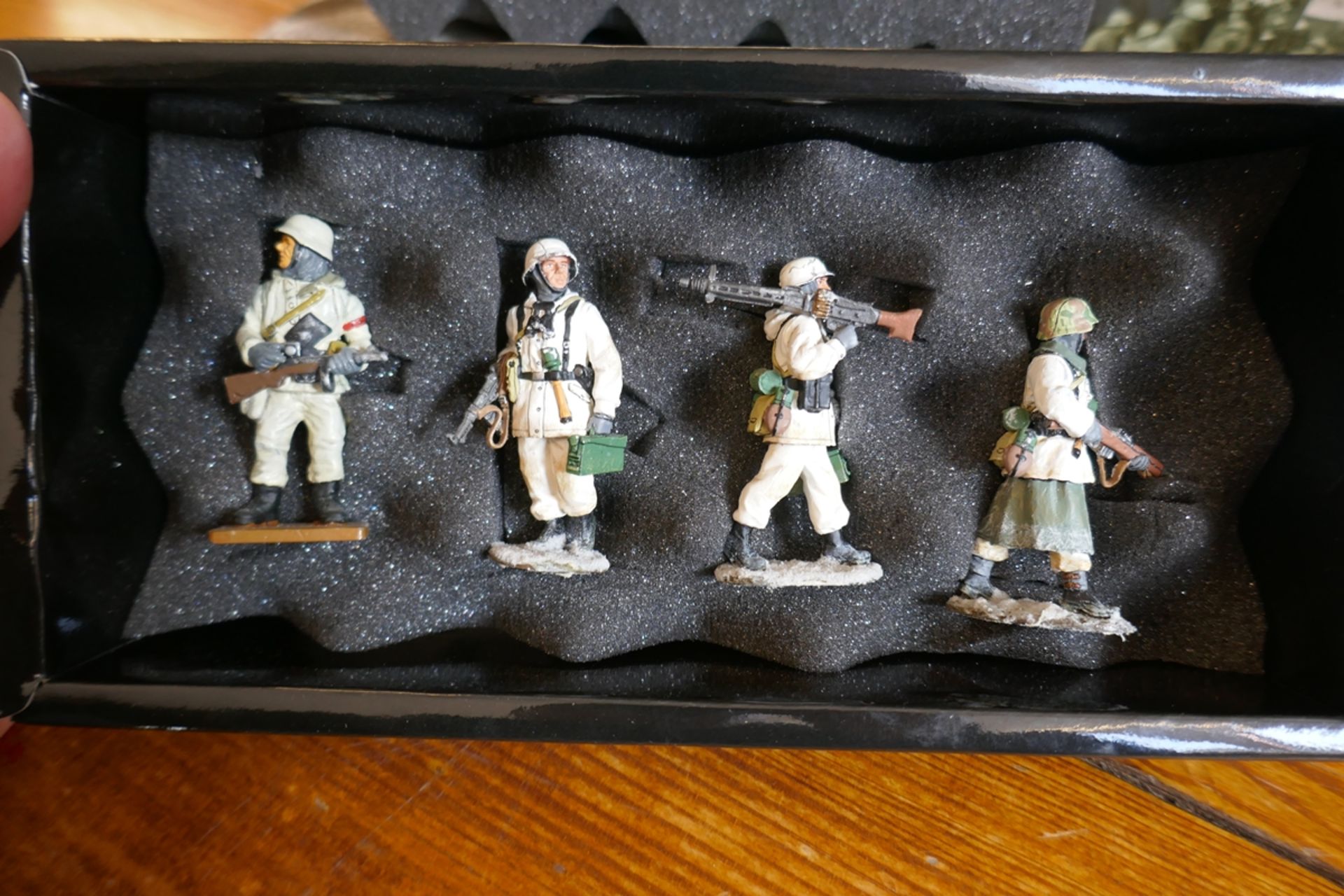 Large collection of WWII military figures - Image 27 of 27