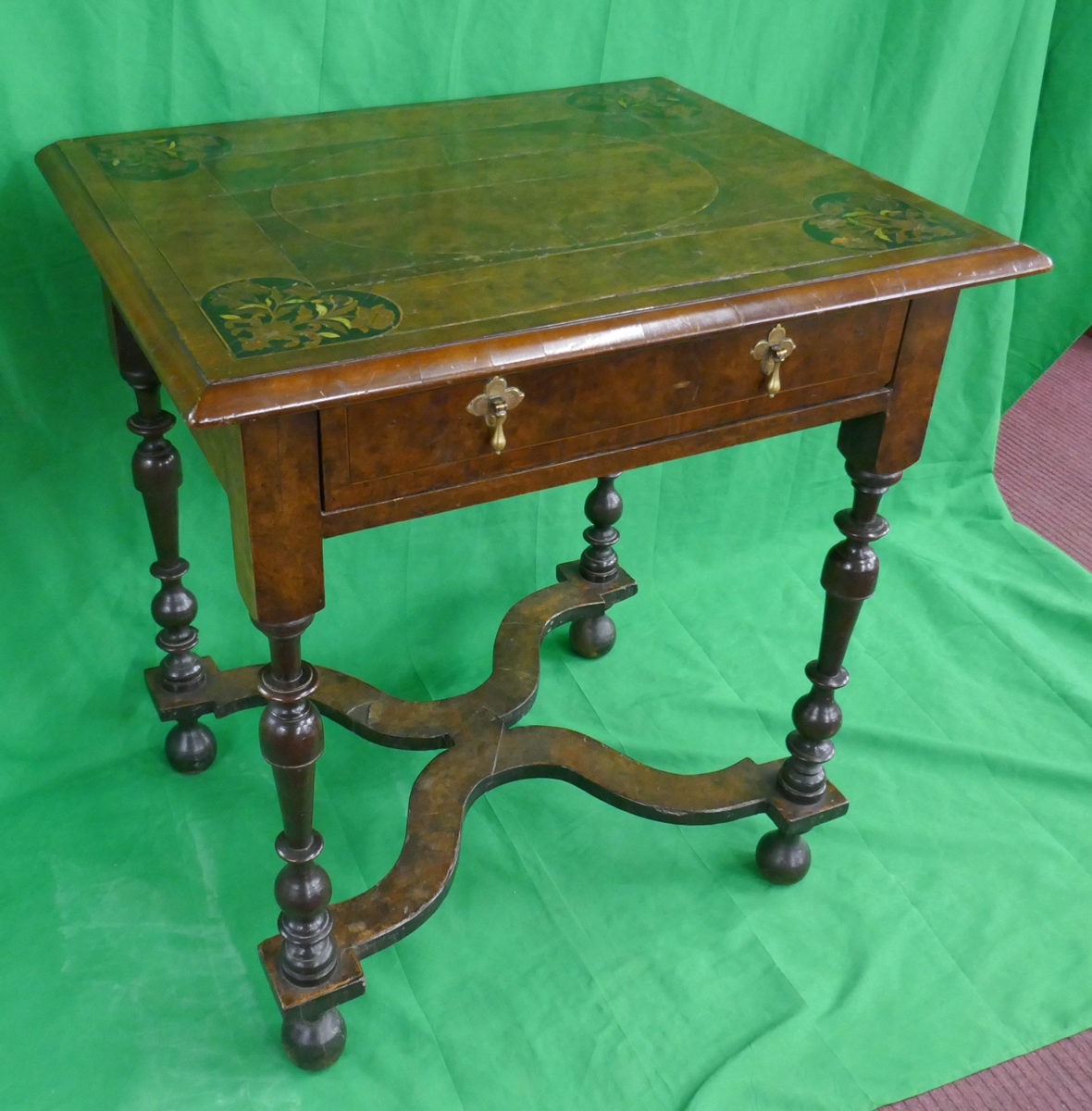 William & Mary style walnut side table with olive wood inlay - Approx size: W: 71cm D: 56cm H: 76cm