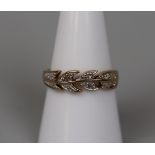 9ct gold diamond set ring - Size: P