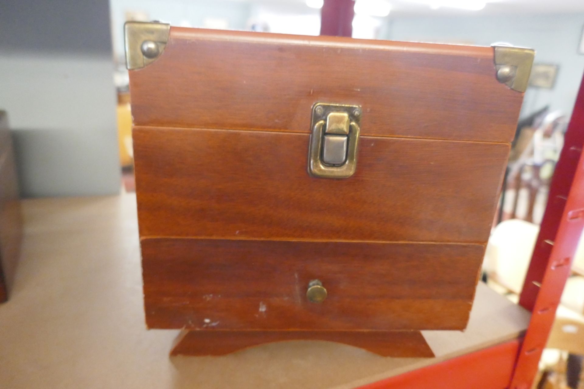 Walnut inlaid workbox, mahogany tea caddy and jewellery box - Image 6 of 9