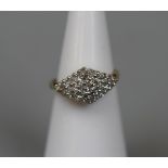 9ct gold diamond set ring - Size: H