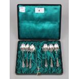 Hallmarked silver cased set - Teaspoons & sugar tongs by Arthur Price 1936 - Approx weight: 84g