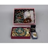 Collection of jewellery to include vintage Harrods etc