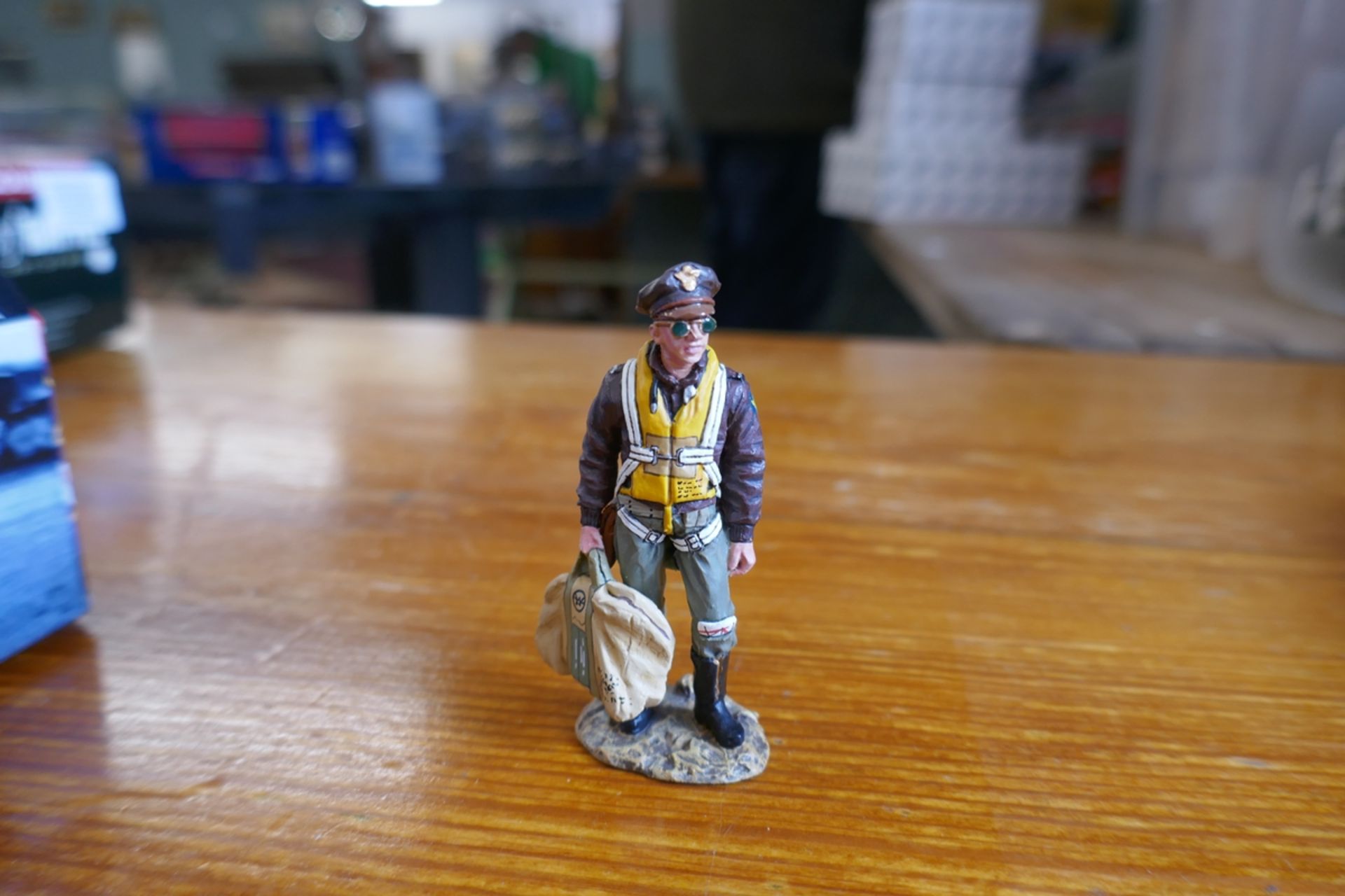 Large collection of WWII military figures - Image 7 of 27