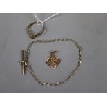 Collection of 9ct gold to include bracelet, ring and pendant - Approx 4.2g