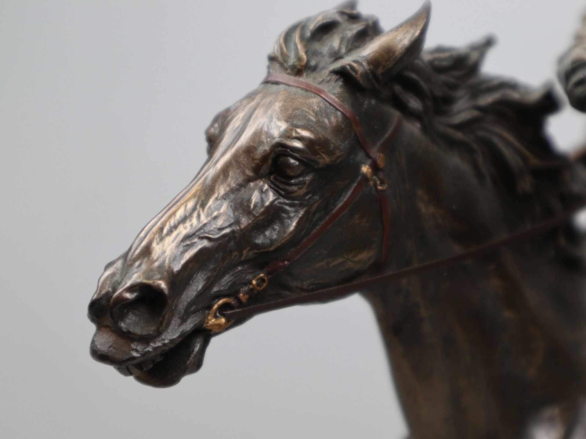 Bronzed figure - John Wayne on horse - Approx height: 26cm - Image 5 of 8