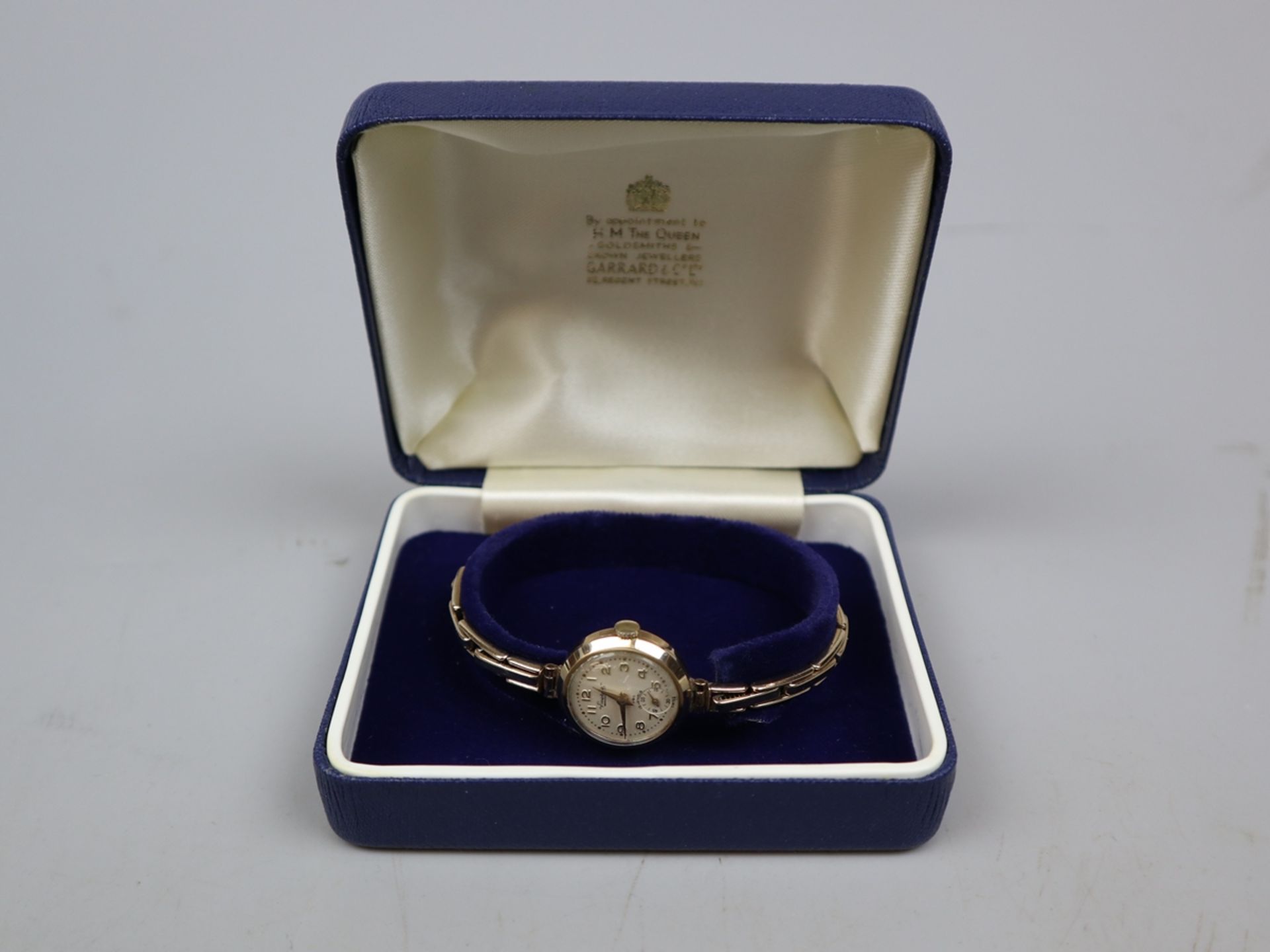 Ladies vintage Everite 9ct gold cased watch in Garrards box. Good working order