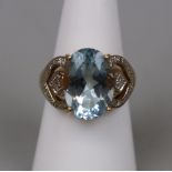 9ct gold blue topaz and diamond set ring - Size: N