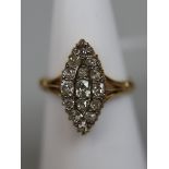 18ct gold diamond set ring - Size: L