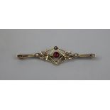 9ct gold broach set with ruby and pearl
