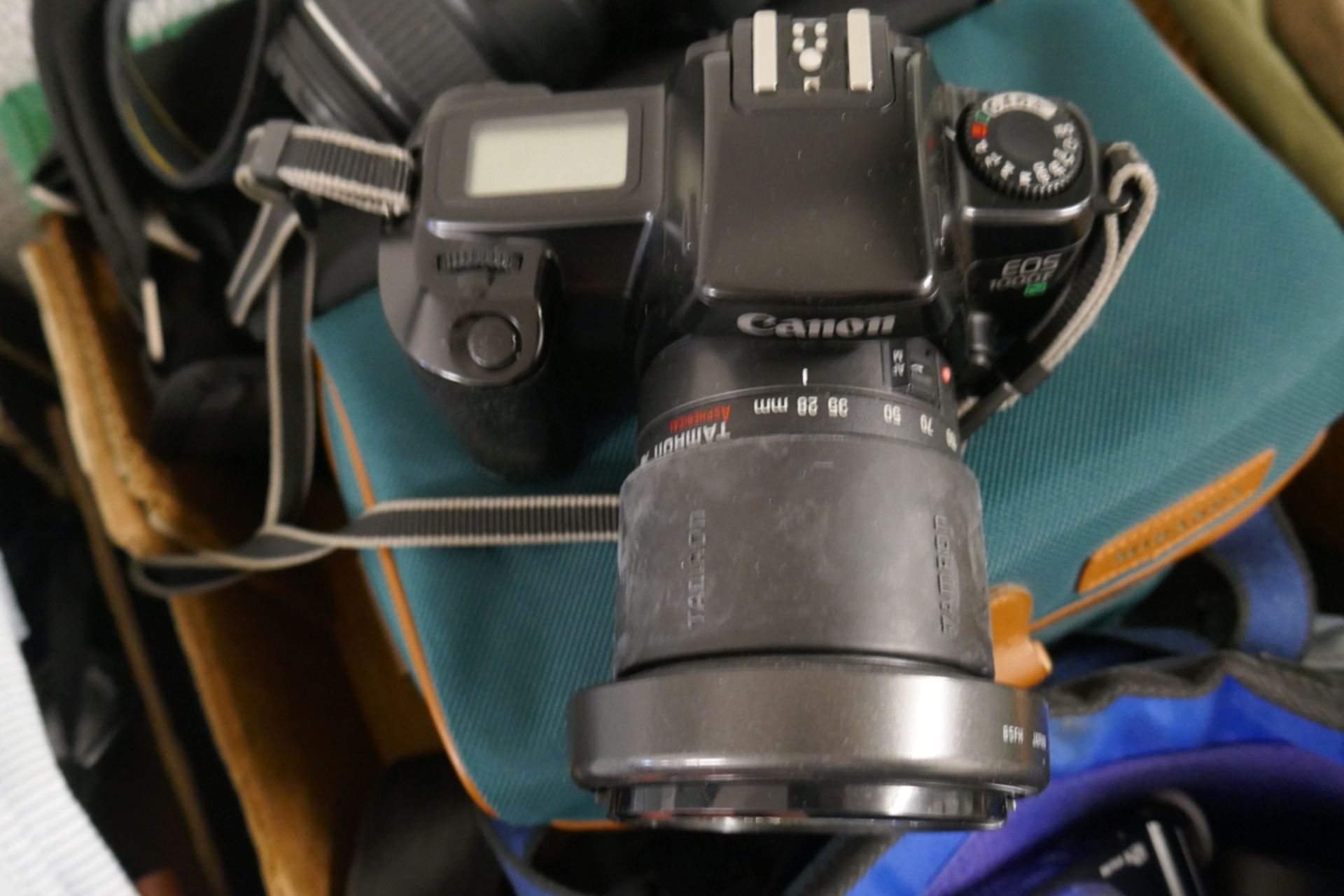 Collection of camera equipment - Image 11 of 16