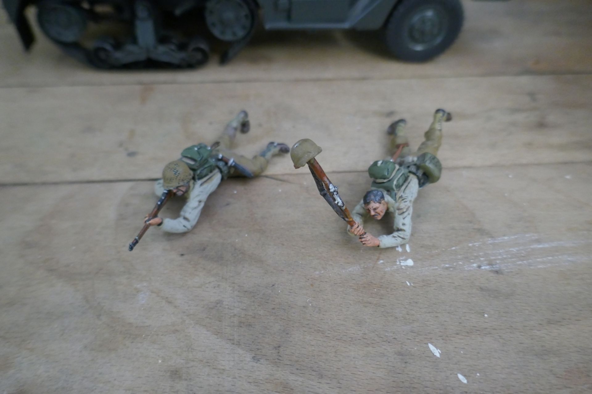 Collection of military scale models and figures - Image 5 of 13
