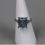 18ct white gold aquamarine set ring - Size L