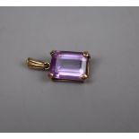 9ct gold amethyst set pendent