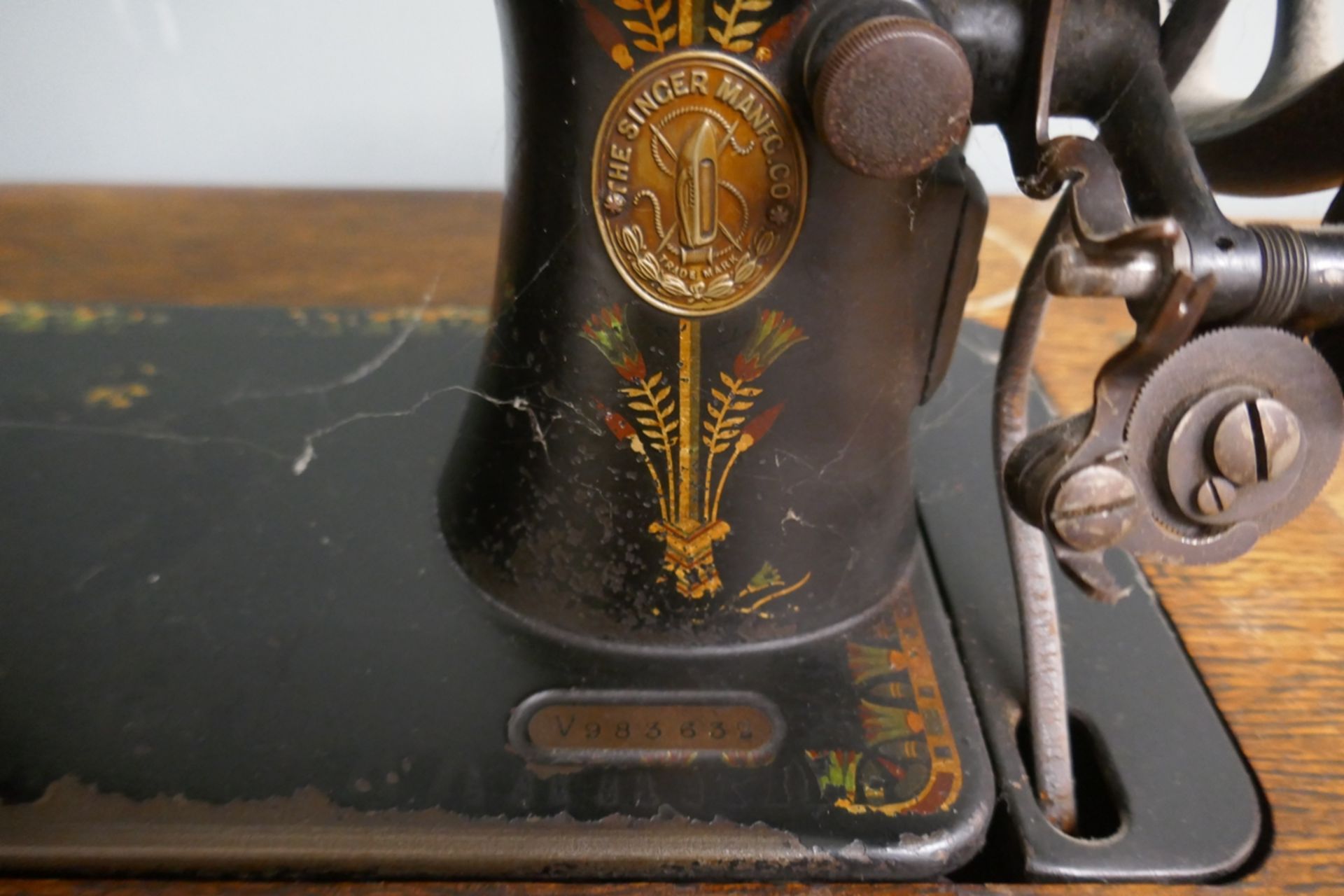 Singer sewing machine table - Image 4 of 5