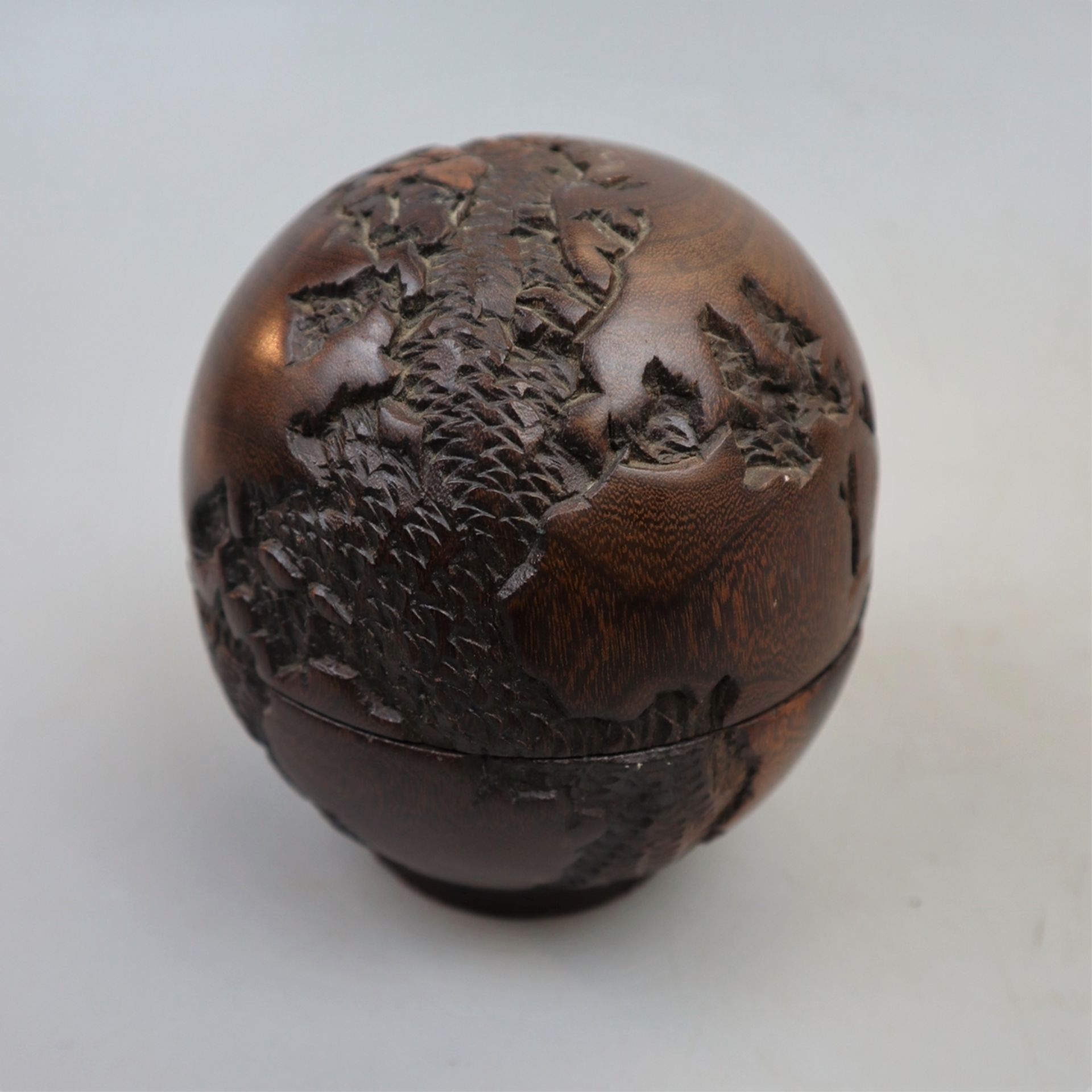 Vintage carved World globe trinket box together with a wall mask - Image 3 of 3