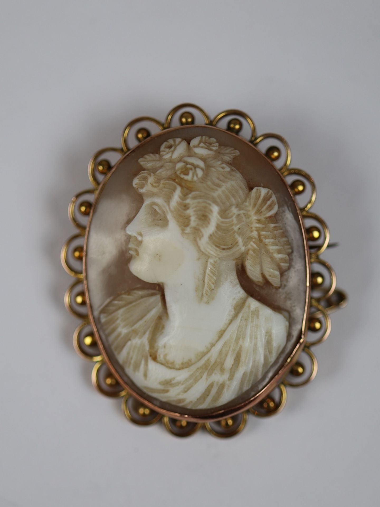 9ct gold cameo brooch