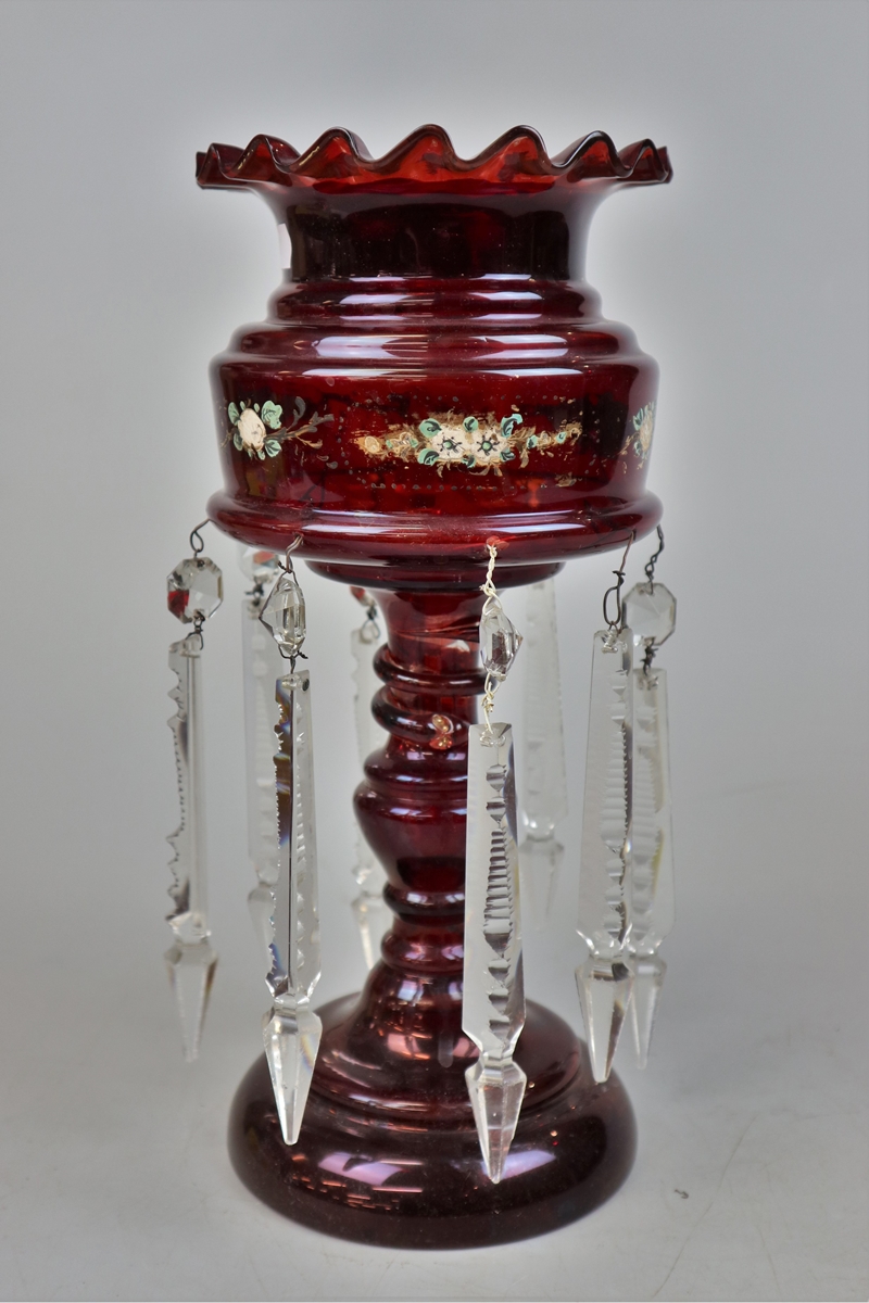 Cranberry glass epergne - Approx height 31cm