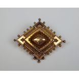 9ct gold cushion brooch - overall weight 6.3g