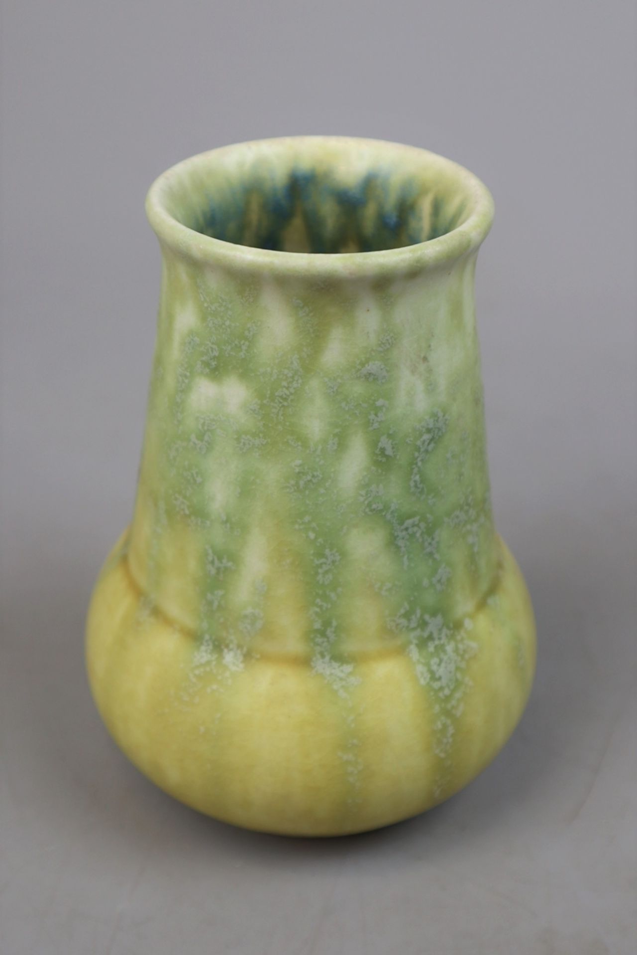 Ruskin vase - Approx height 12cm