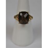 9ct gold faceted topaz ring - Size L«