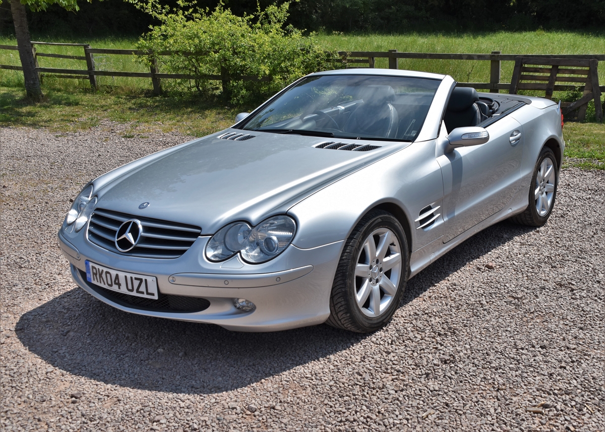 Mercedes Benz 350SL Convertible, 2004 04 reg, 89000 miles with MOT. This car has been lovingly - Image 12 of 19