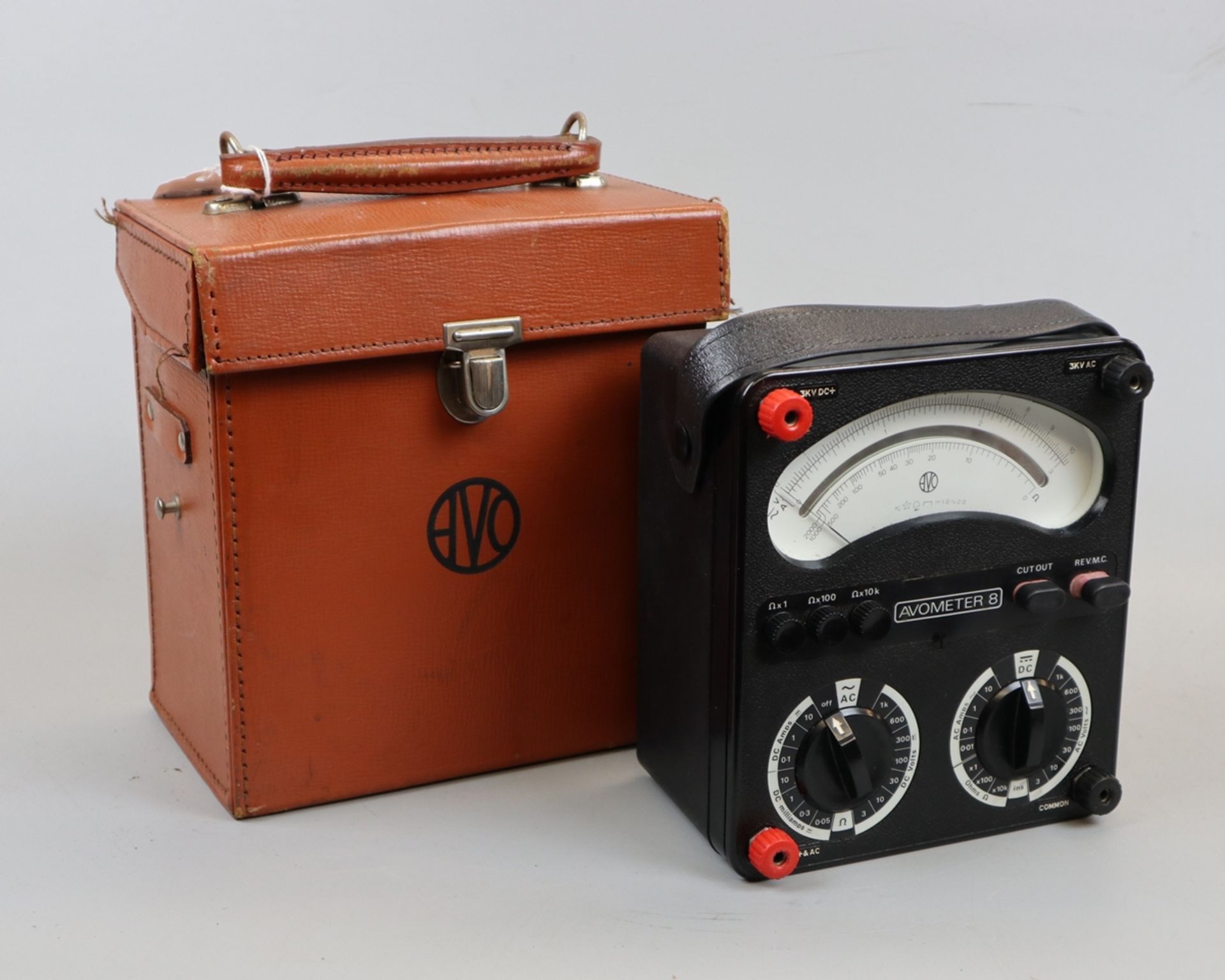 Avometer model 8 in original case