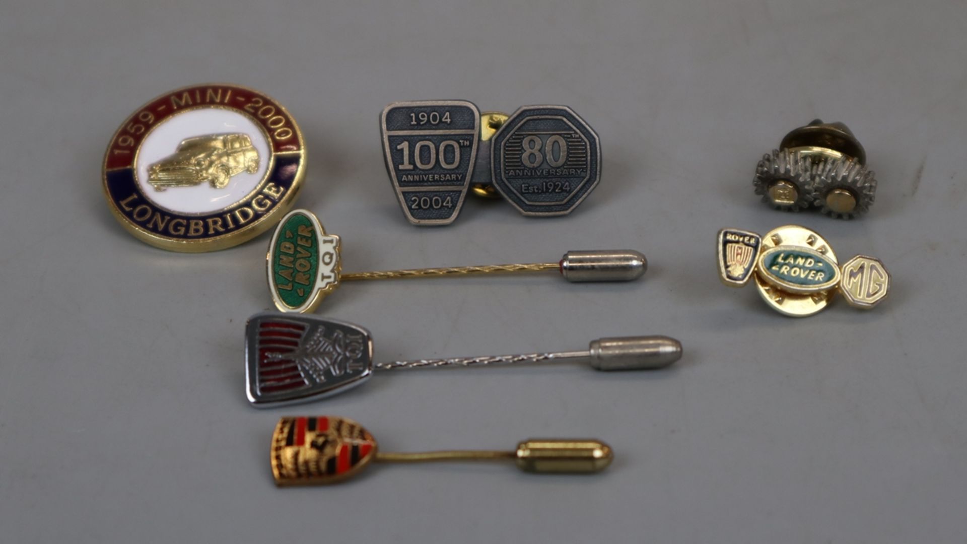 Motoring collectables to include badges, playing cards etc. - Image 2 of 5