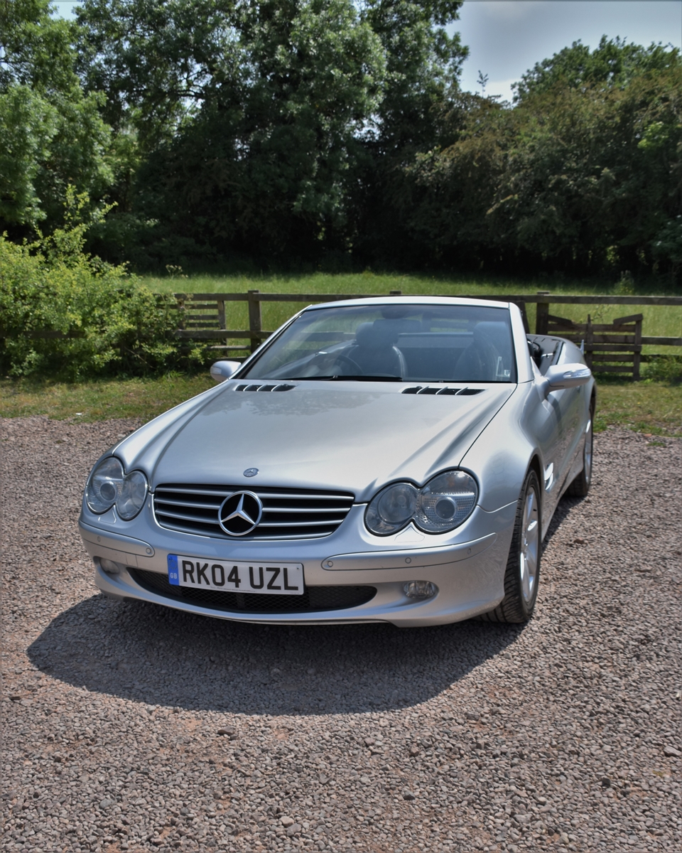 Mercedes Benz 350SL Convertible, 2004 04 reg, 89000 miles with MOT. This car has been lovingly - Image 10 of 19