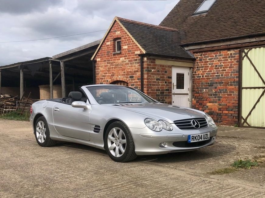 Mercedes Benz 350SL Convertible, 2004 04 reg, 89000 miles with MOT. This car has been lovingly