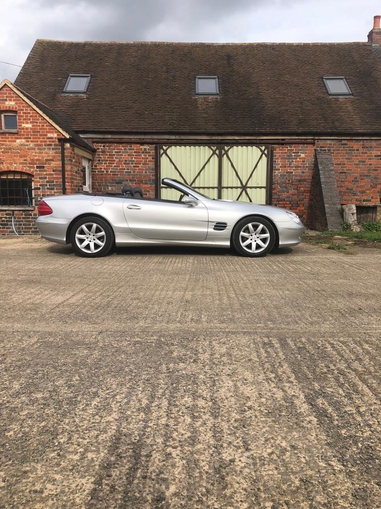 Mercedes Benz 350SL Convertible, 2004 04 reg, 89000 miles with MOT. This car has been lovingly - Image 7 of 19