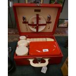 Brexton 1950s picnic hamper (complete)