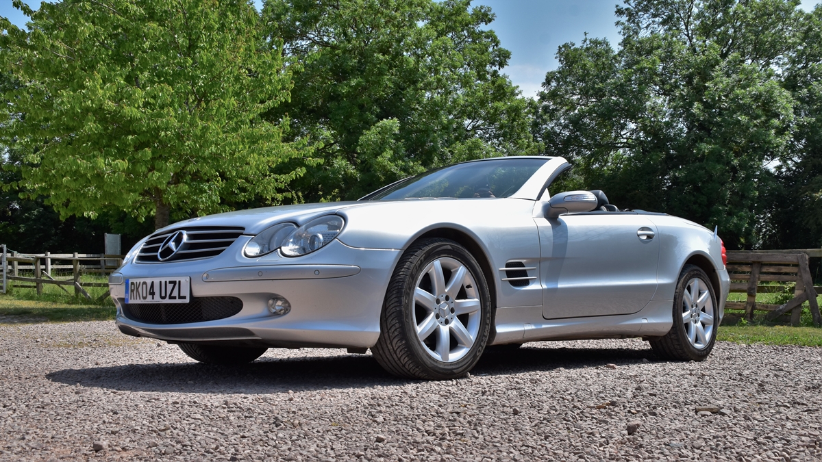 Mercedes Benz 350SL Convertible, 2004 04 reg, 89000 miles with MOT. This car has been lovingly - Image 8 of 19