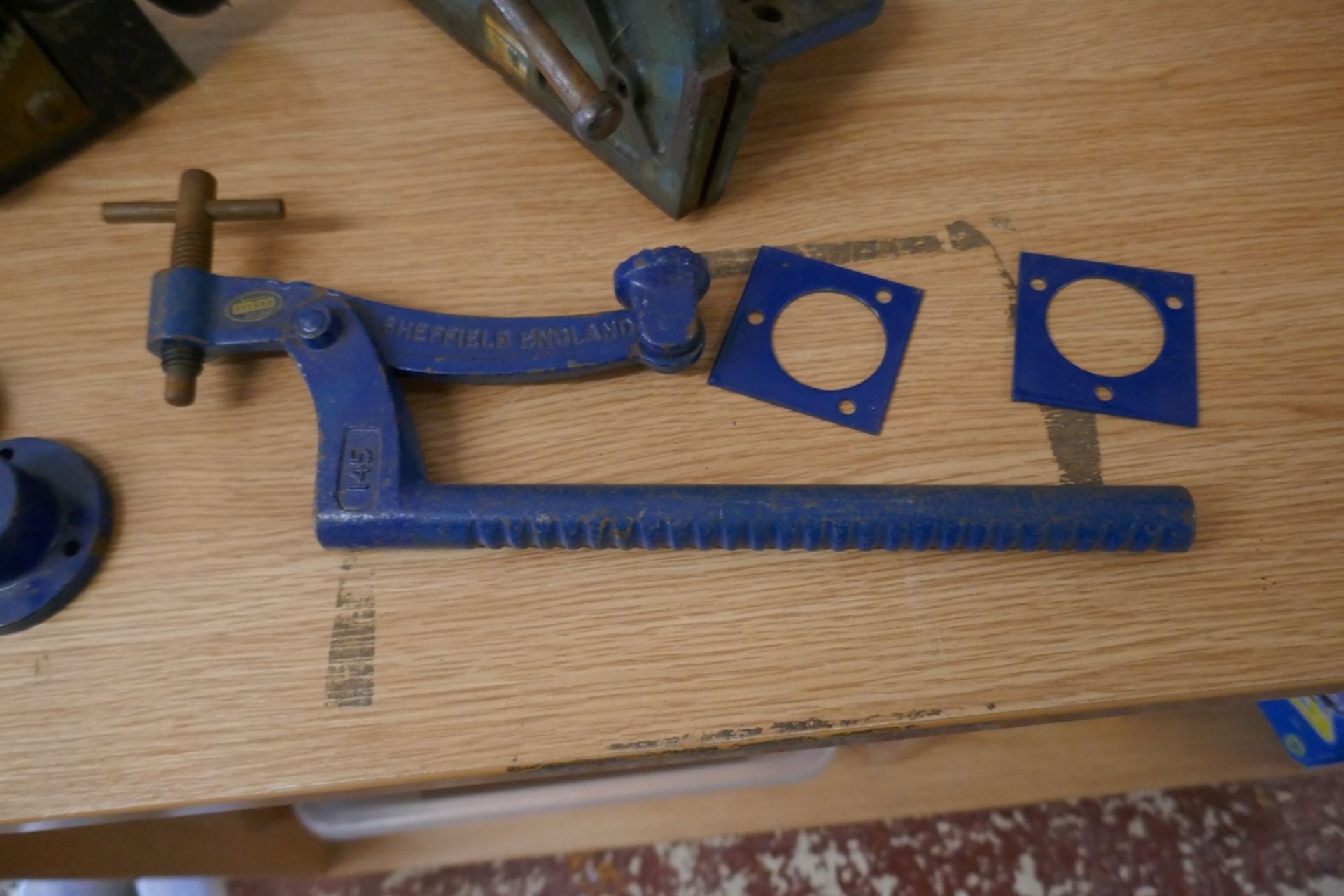 Collection of Record tools to include pipe clamp and vice - Image 4 of 5