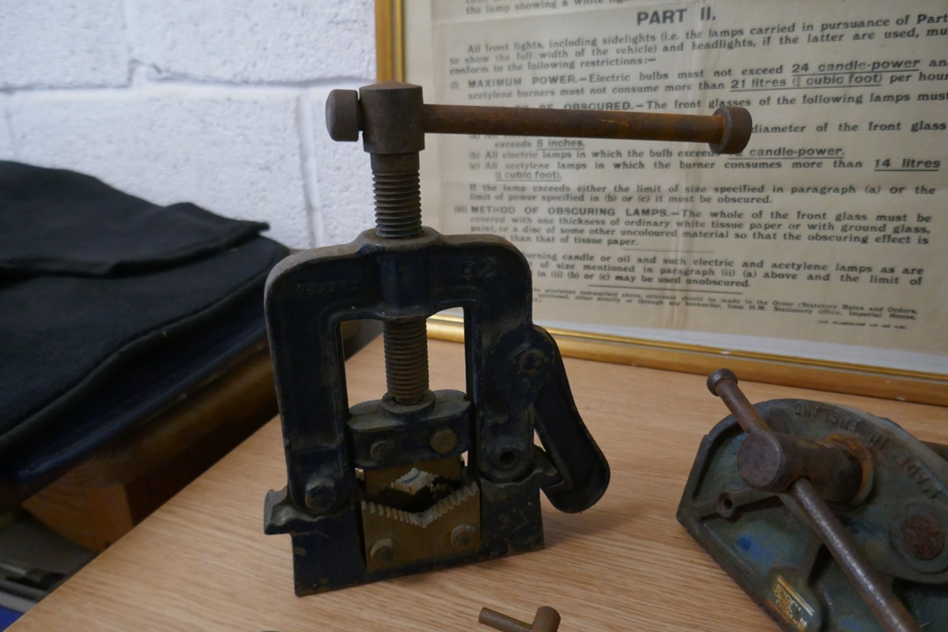 Collection of Record tools to include pipe clamp and vice - Image 2 of 5