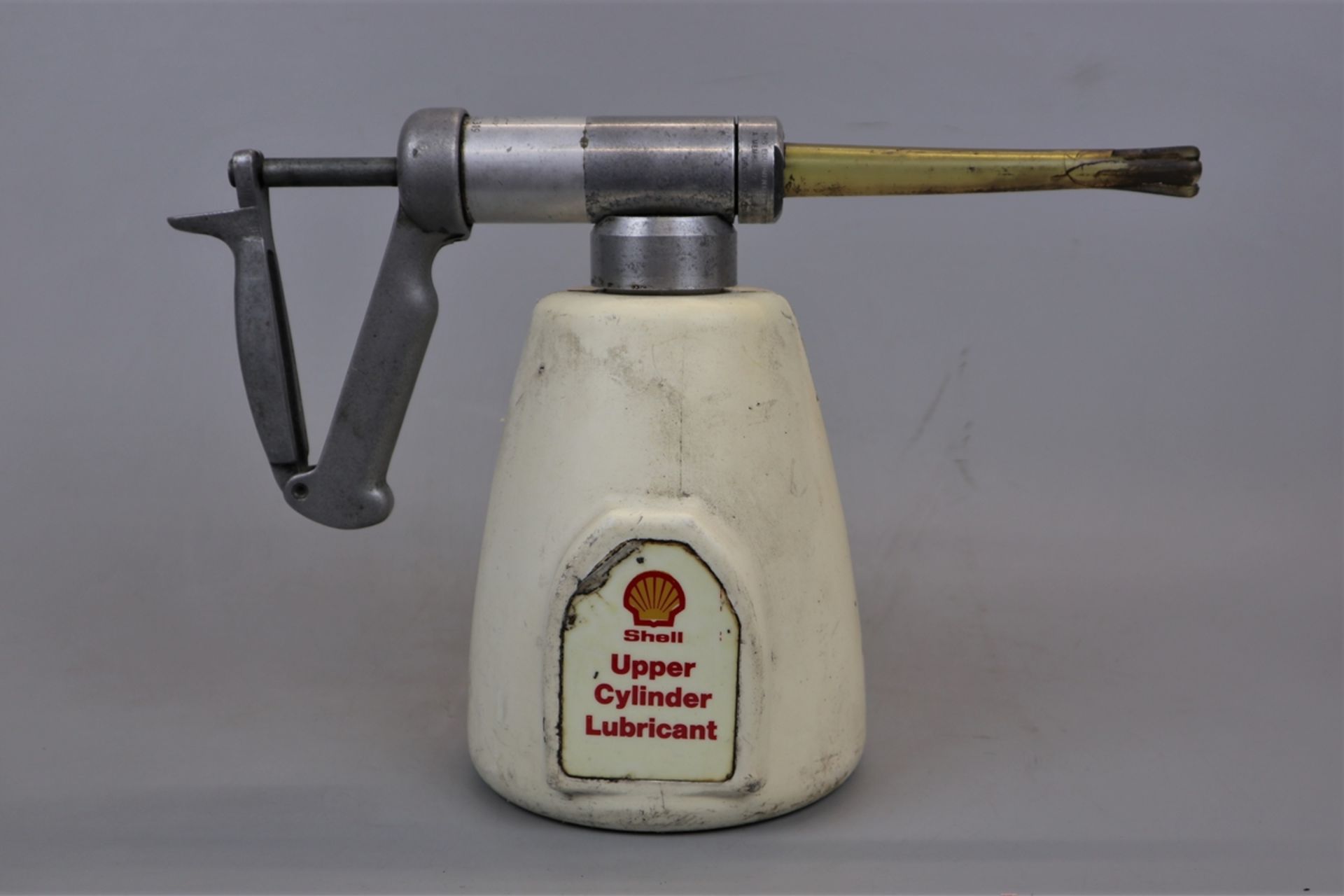 Vintage Shell upper cylinder lubricant can together with Exide battery filling bottle - Image 2 of 7