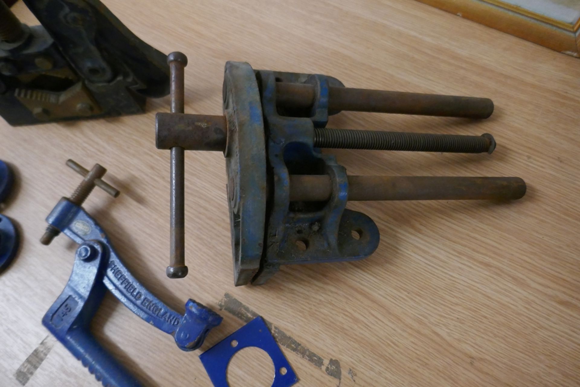 Collection of Record tools to include pipe clamp and vice - Image 3 of 5
