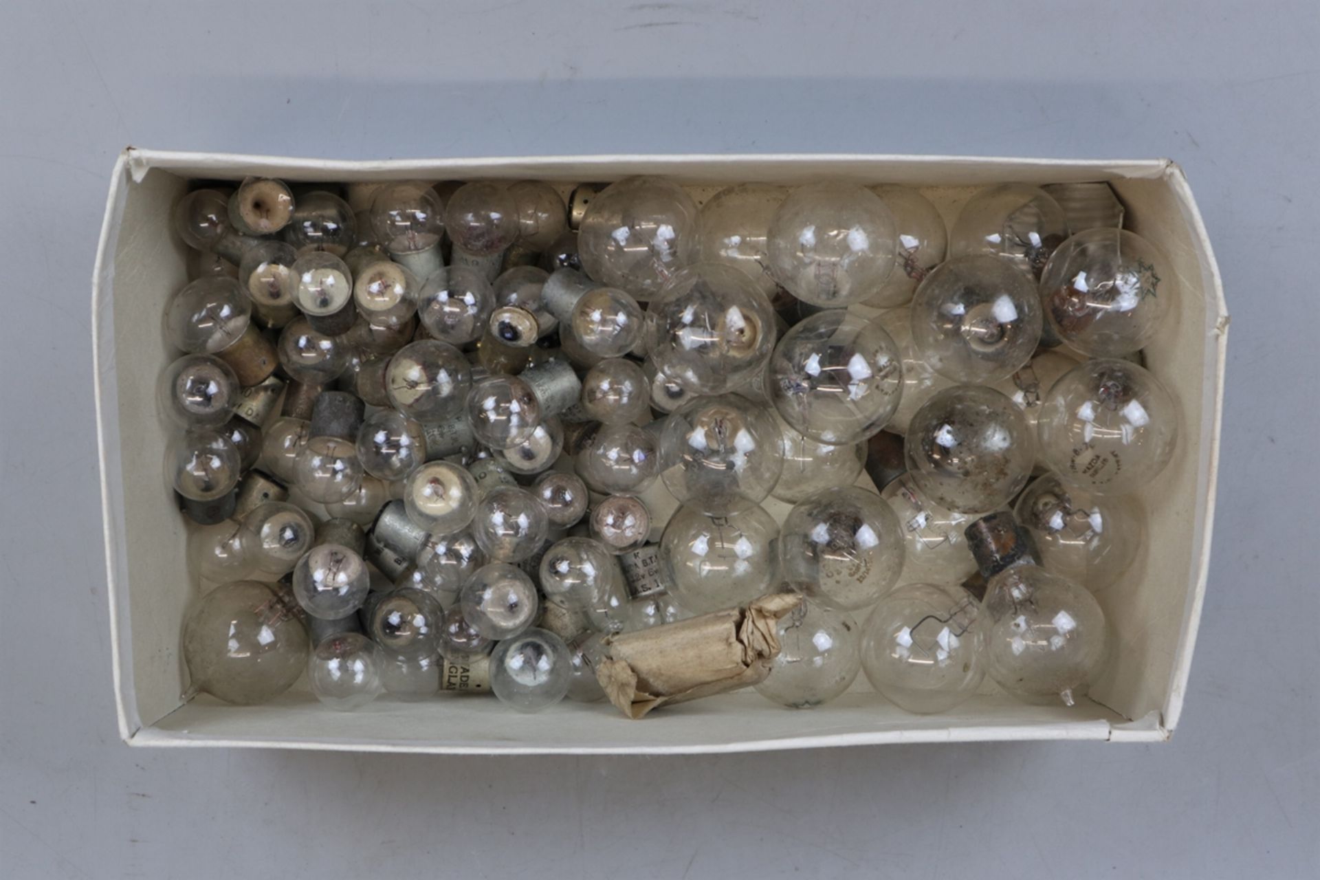 Large collection of vintage lightbulbs - Image 3 of 3