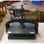 Hand cranked paper/flower press