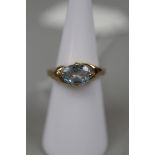 9ct gold blue topaz set ring - Size N