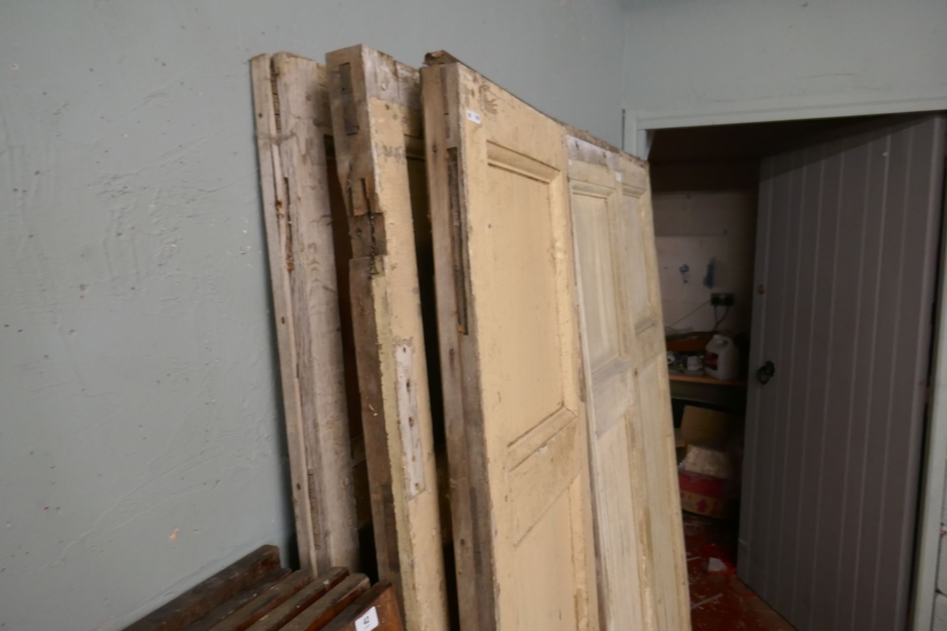8 large pieces of wood panelling - approx 185cm x 55cm each - Image 3 of 3
