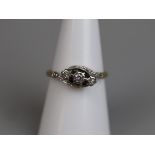 18ct gold platinum diamond set ring - Approx weight 2.8g - Size N