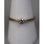 18ct diamond solitaire ring - Size S