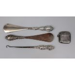 Hallmarked silver vesta case - Approx weight 20g together with 3 hallmarked silver handled shoehorns