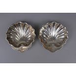 Pair of hallmarked silver bon bon dishes in the form of shells - Approx weight: 147g