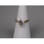 9ct gold stone set solitaire ring - Size: K