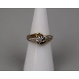 9ct gold diamond set ring - Size: I