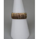 9ct gold ring - Approx weight 3g - Size M