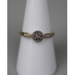 9ct gold diamond cluster ring - Size N